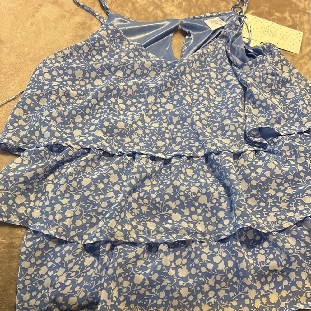 Cute blouse